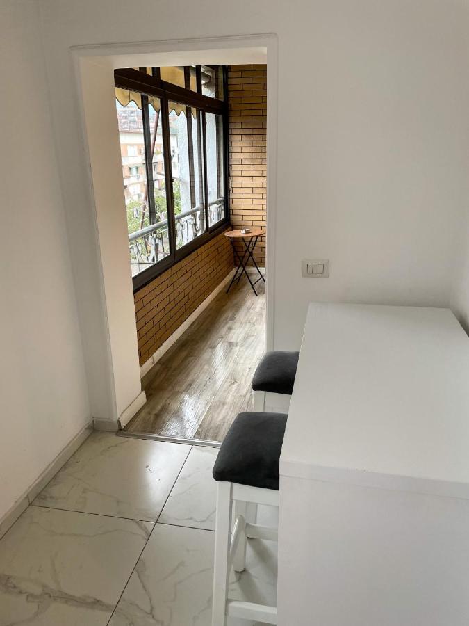Centre View Apartment Tirana Buitenkant foto