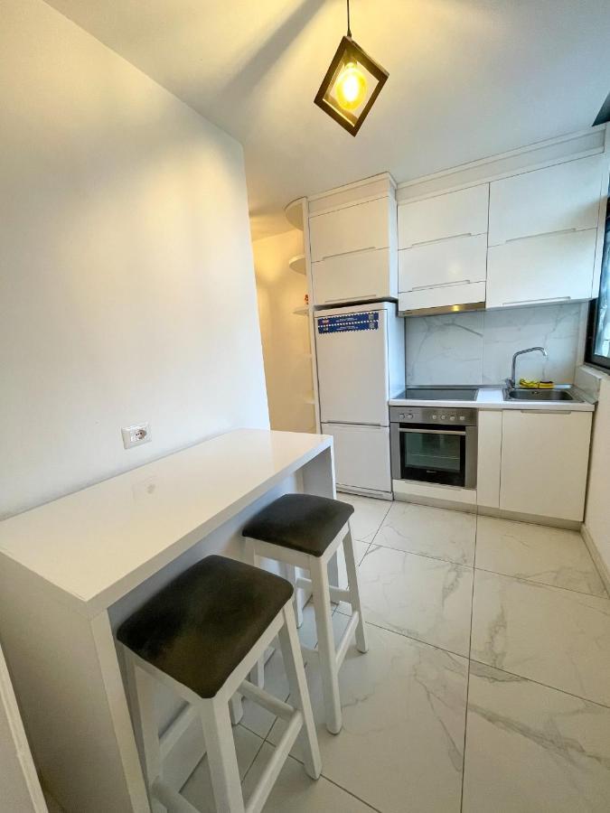 Centre View Apartment Tirana Buitenkant foto