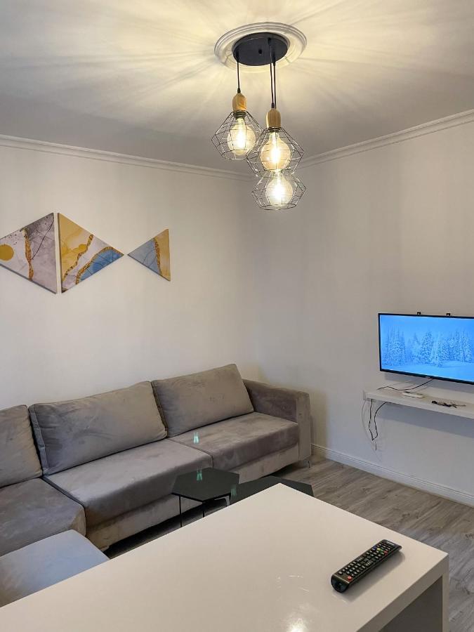 Centre View Apartment Tirana Buitenkant foto