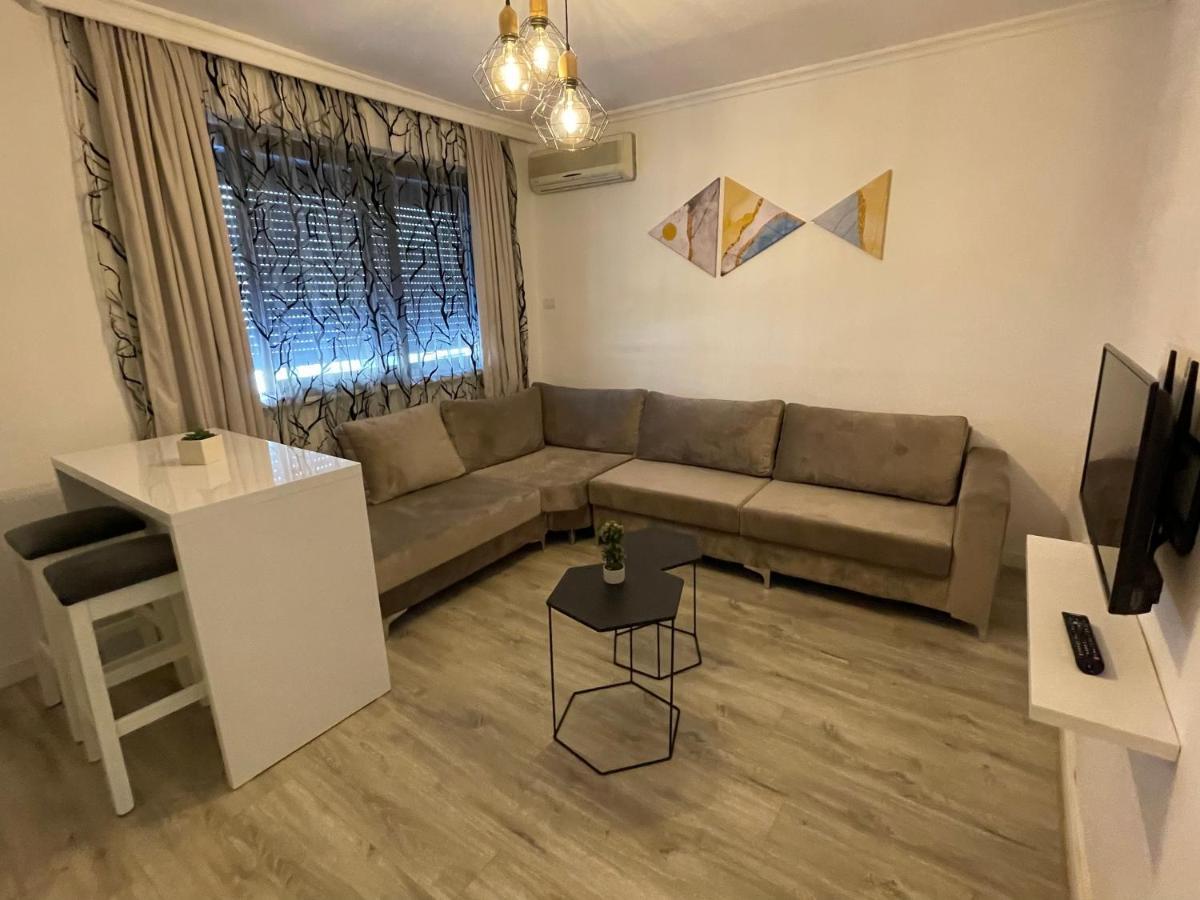 Centre View Apartment Tirana Buitenkant foto